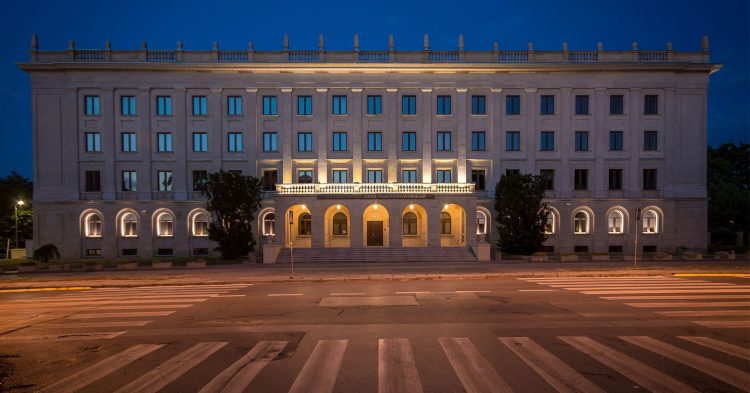 Rekrutacja uzupełniająca w toku. Jakie kierunki studiów są dostępne na UJK?