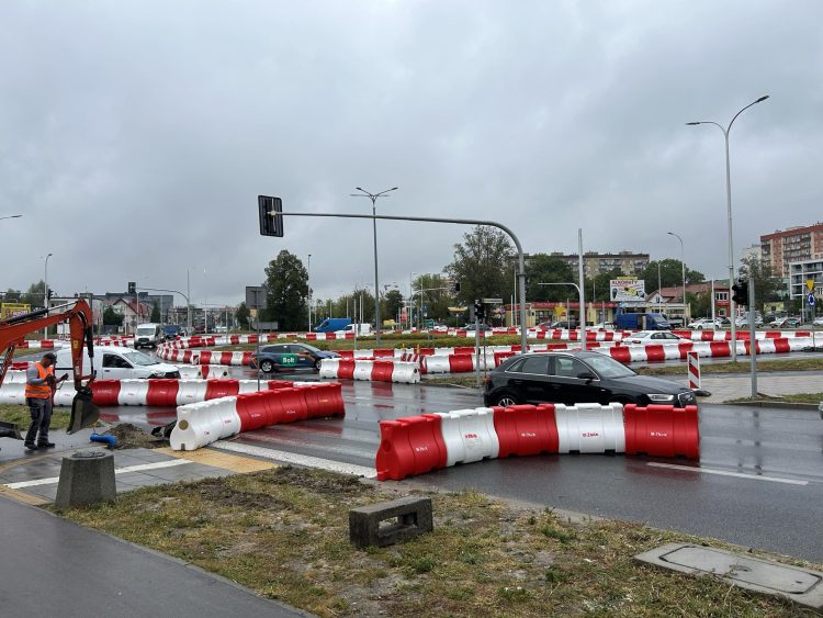 ITS wciąż powstaje, ogromne korki w mieście. Ratusz będzie rozmawiał z władzami firmy realizującej inwestycję