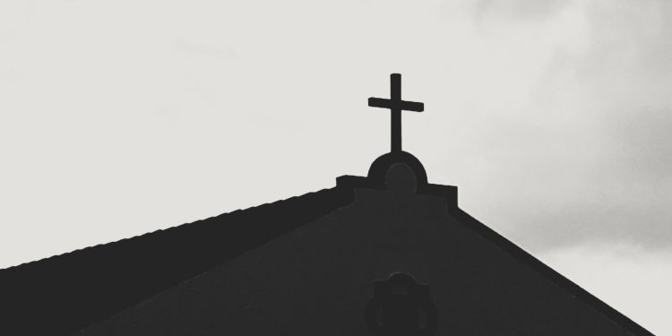 Molestowanie nieletniego w diecezji kieleckiej? Sprawa trafiła do prokuratury, ksiądz odsunięty od pracy duszpasterskiej