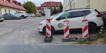 Parking za 750 zł przy ul. św. Leonarda. Radni zagłosowali za rozwiązaniem umowy dzierżawy