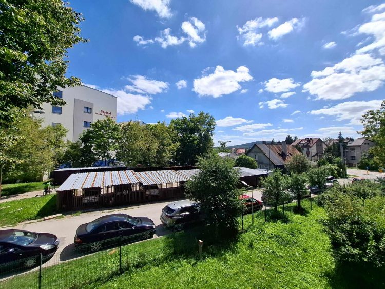 Mieszkańcy zapowiadają protest przeciwko budowie bloku. Miasto: nie sprzedamy działki, jeśli nie dojdzie do porozumienia wszystkich stron