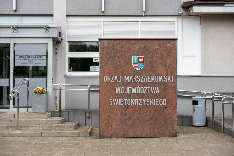 Sprawa dotacji dla firmy zięcia marszałek województwa trafi do sądu