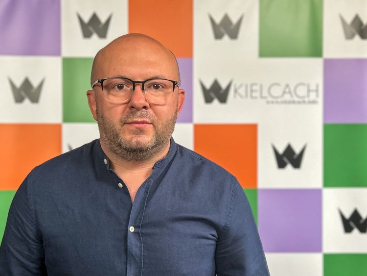 Dr Wiktor Krasa z Akademii Lipińskiego: „Ten rok akademicki jest dla nas szczególny, możemy pochwalić się imponującą liczbą, jeśli chodzi o wyniki rekrutacji”