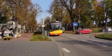 W nocy z czwartku na piątek zmiany w organizacji ruchu w rejonie cmentarzy