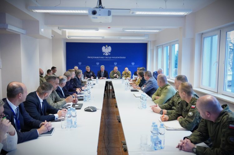 Świętokrzyskie. Służby wzmacniają ochronę infrastruktury kolejowej