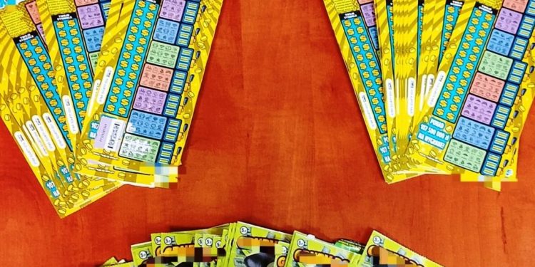 Ukradli kilkadziesiąt kuponów-zdrapek. Jeden z nich wrócił w to samo miejsce, aby sprawdzić, czy wygrał