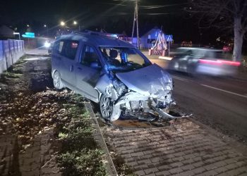 Wypadek w gminie Pierzchnica. Trzy osoby trafiły do szpitala