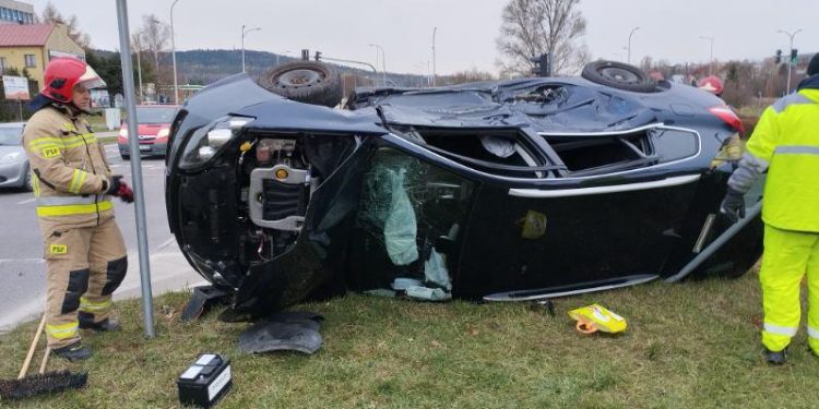 Zderzenie pojazdów na skrzyżowaniu z ul. Tarnowską