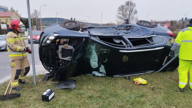 Zderzenie pojazdów na skrzyżowaniu z ul. Tarnowską