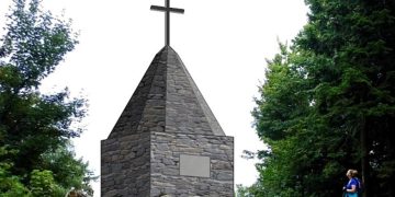 Na Łysicy ma zostać odtworzona piramida Armińskiego – najstarszy polski znak geodezyjny