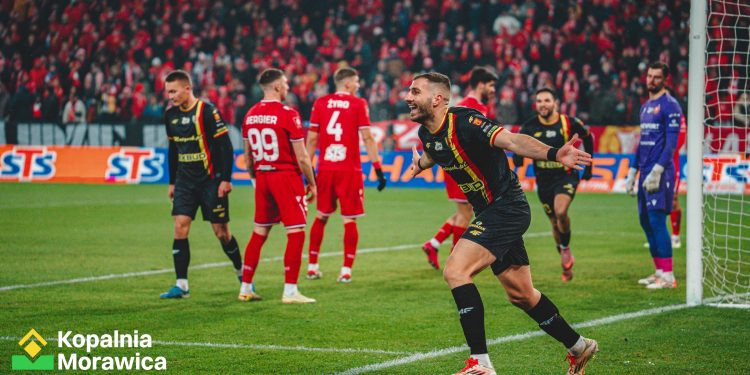 Dwóch piłkarzy Korony wyróżnionych po Widzewie