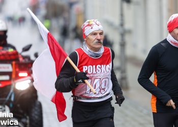 [ZDJĘCIA] Ponad tysiąc osób pobiegło dla „Niepodległej”