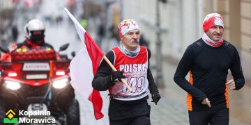 [ZDJĘCIA] Ponad tysiąc osób pobiegło dla „Niepodległej”