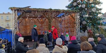 [ZDJĘCIA] Rozpoczął się Jarmark Świąteczny. Atrakcje od 13 do 21 grudnia