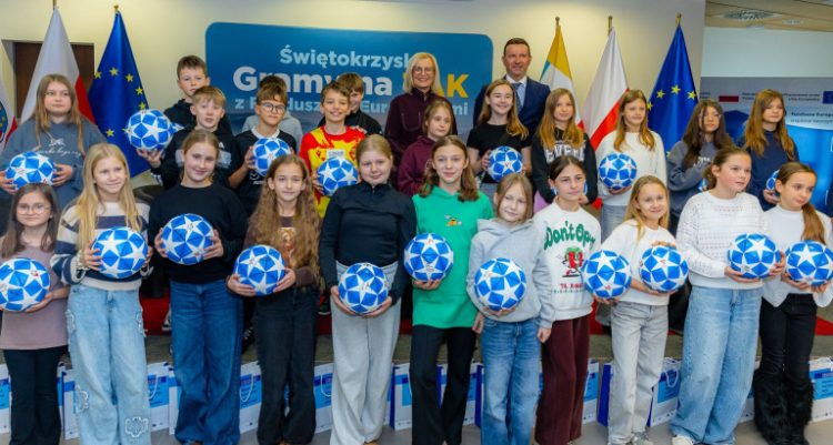 „Świętokrzyskie – Gramy na TAK z Funduszami Europejskimi”. Na Politechnice odbyło się oficjalne podsumowanie kampanii