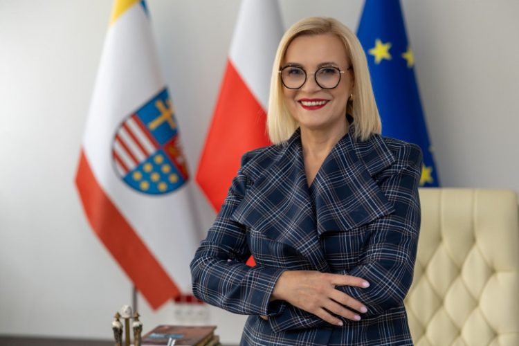 Renata Janik: MON podzielił moją opinię i uznał lotnisko w Masłowie jako obiekt o tzw. podwójnym zastosowaniu