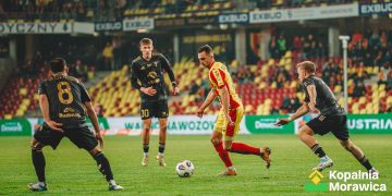 Korona będzie szlifowała formę na rekordowo długim zgrupowaniu. W tle rozmowy z dwoma „klasowymi” zawodnikami