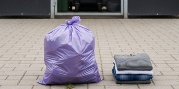 Fioletowe worki zostają. W 2025 r. zebrano ponad 110 ton tekstyliów