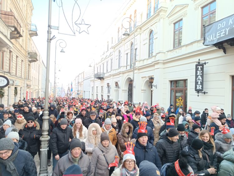 Tłumy na orszaku Trzech Króli w Kielcach [ZDJĘCIA]