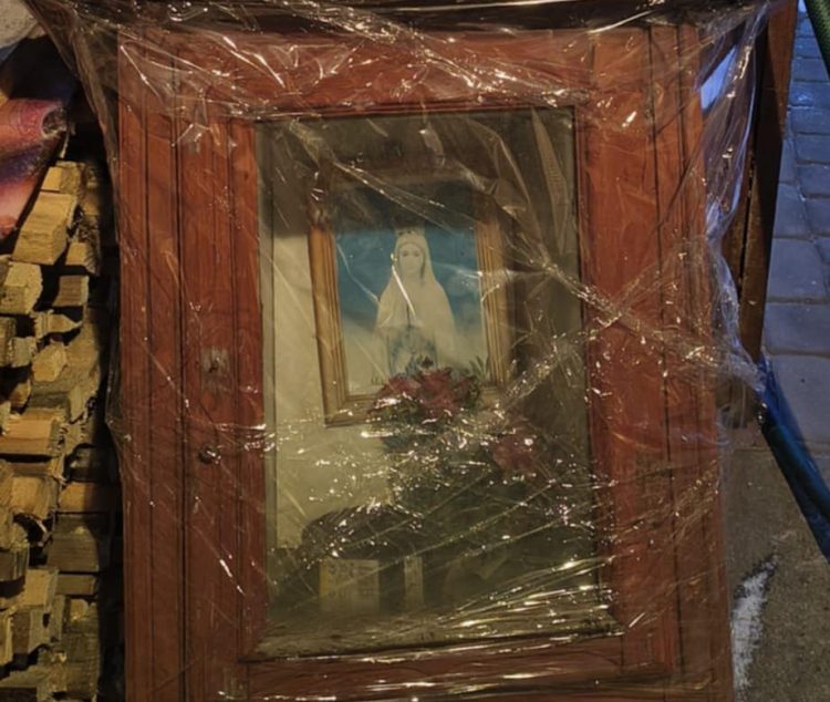 Kapliczkę zabrał fundator, aby ją odrestaurować