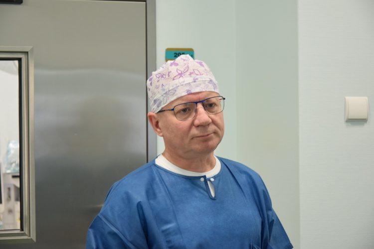 Doktor z ŚCO pierwszym w Polsce proktorem chirurgii robotycznej w otolaryngologii