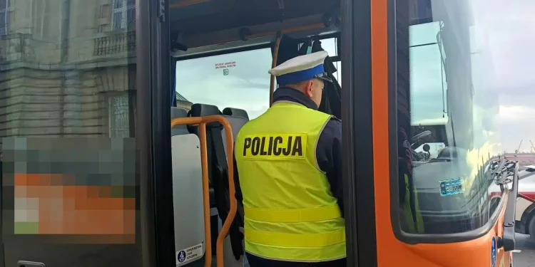 W pięciu województwach ruszają kontrole autokarów przewożących dzieci na ferie