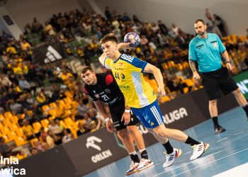 Kontrowersyjny przepis zostanie zmodyfikowany. Kluby będą musiały postawić na młodych graczy