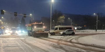 IMGW ostrzega przed gołoledzią, silnym mrozem i intensywnymi opadami śniegu