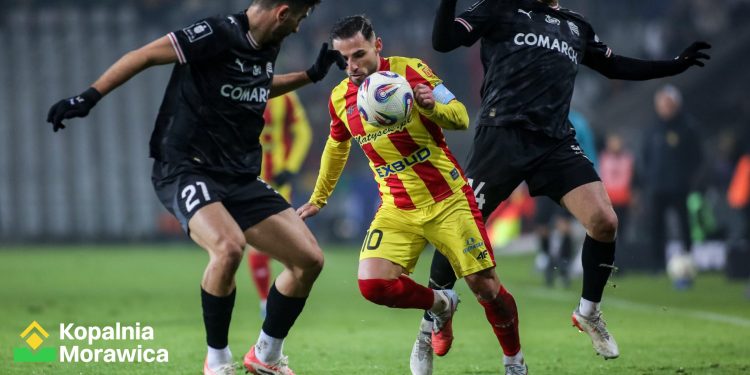 Runda wiosenna startuje w zimowej scenerii. „Nastawienie klubów jest takie, aby nie przekładać meczów”