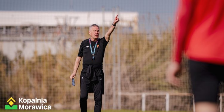 Korona zmienia turecką lokalizację. Trener zadowolony z pracy