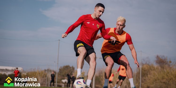 Korona zmienia turecką lokalizację. Trener zadowolony z pracy