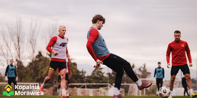 [ZDJĘCIA] Korona rozpoczęła pracę w Turcji