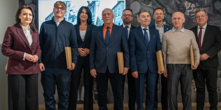 [ZDJĘCIA] Ponad 100 – letnia historia MESKO upamiętniona. Sala Tradycji otwarta