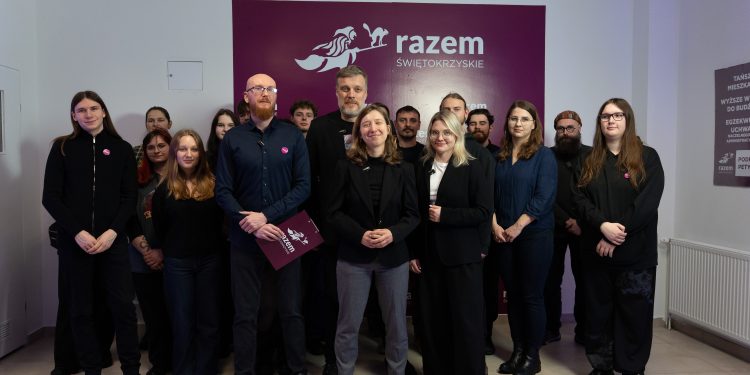 Adrian Zandberg w Kielcach. Partia Razem z pierwszym biurem w regionie