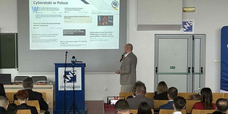 W Akademii Lipińskiego mówiono o bezpieczeństwie w Internecie