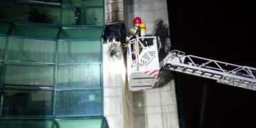 Pożar elewacji budynku banku przy ul. Warszawskiej