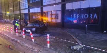 Wypadek przy Galerii Echo. Trzy osoby trafiły do szpitala, kierujący miał ponad 1 promil
