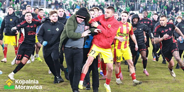Stadion Radomiaka nie będzie zamknięty. Czerwona kartka Cebuli anulowana