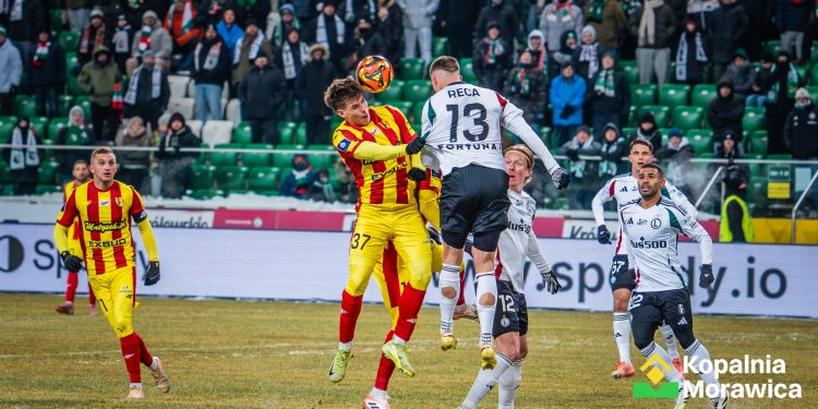 Korona chce pójść za ciosem. W piątek zagra z Zagłębiem przy korzystniejszej aurze