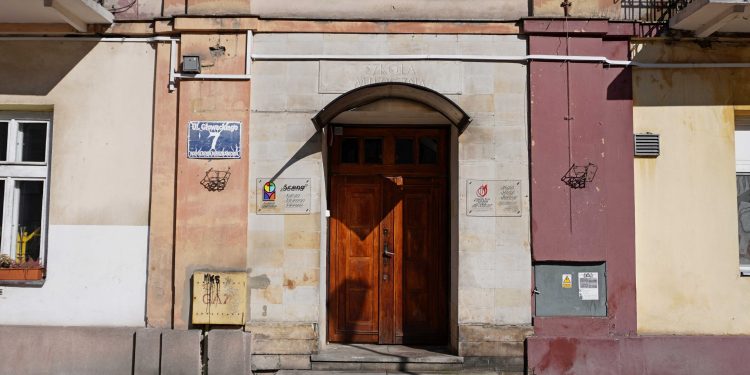 Będą nowe mieszkania komunalne. Powstaną w budynku po byłej szkole muzycznej