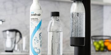 Rynek saturatorów 2026: Polskie rozwiązanie vs zagraniczni gracze — jak wyglądają koszty użytkowania?