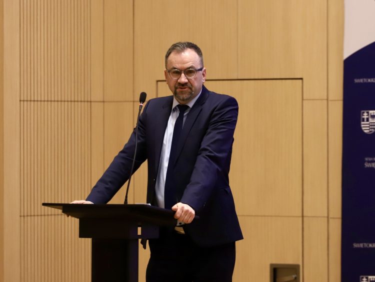 Radny sejmiku z aktem oskarżenia. Twierdzi, że to próba politycznego prześladowania