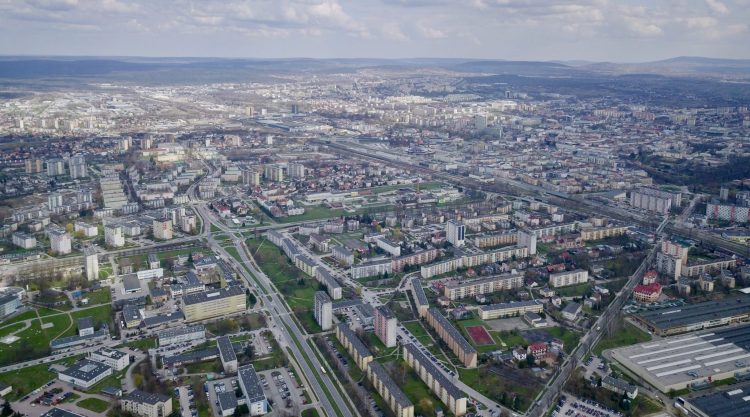 W lutym średnia ofertowa cena najmu mieszkania w Polsce wyniosła 3 588 zł