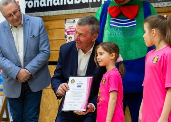 „Dziewczyny, nie bójcie się wuefu”. Felieton Henryka Milcarza, prezesa Wodociągów Kieleckich