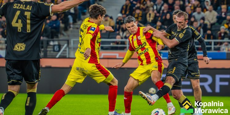 Korona prowadziła w Szczecinie po kuriozalnym golu, ale przegrała po bramce w doliczonym czasie