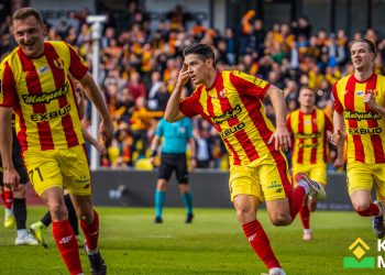 Korona zdeklasowała Arkę i może złapać oddech