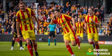 Korona zdeklasowała Arkę i może złapać oddech