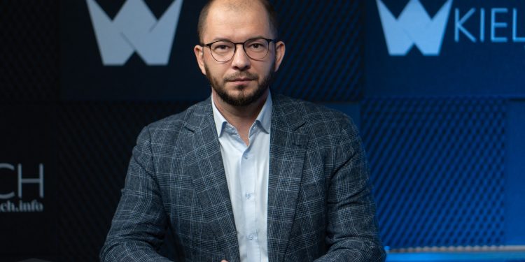 Dyrektor NIW: Wspieramy organizacje pozarządowe, a także uczniowskie samorządy i młodzieżowe rady