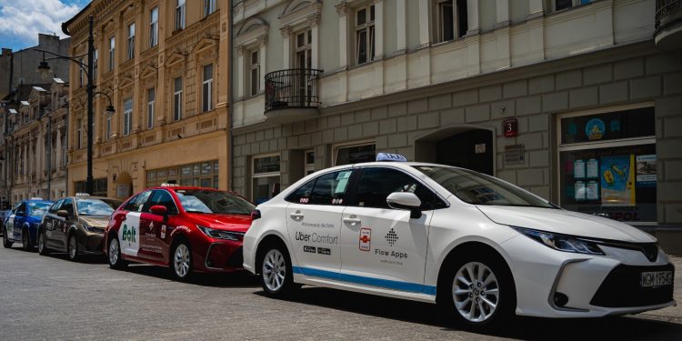 Praca jako kierowca Uber/Bolt – dla kogo to dobry wybór?