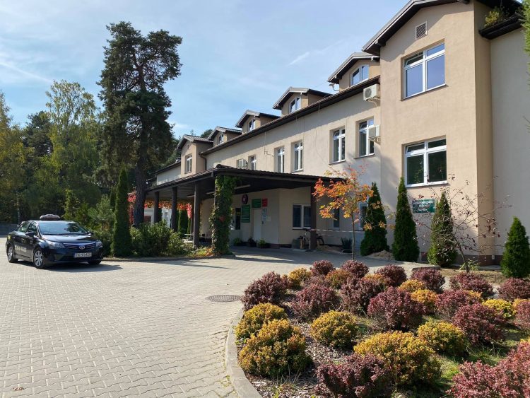 Siódma osoba z zarzutami w sprawie śmierci 20-latka w szpitalu